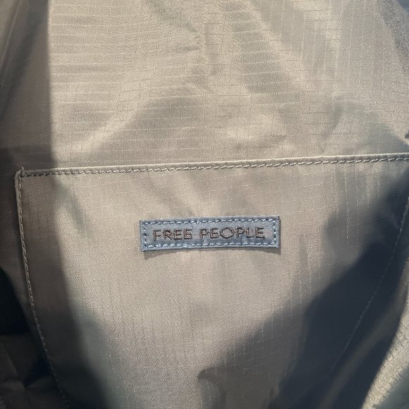 Free People Nwot Holms Recycled Reversible Nylon Tote In Midnight Blue - Picture 5 of 7